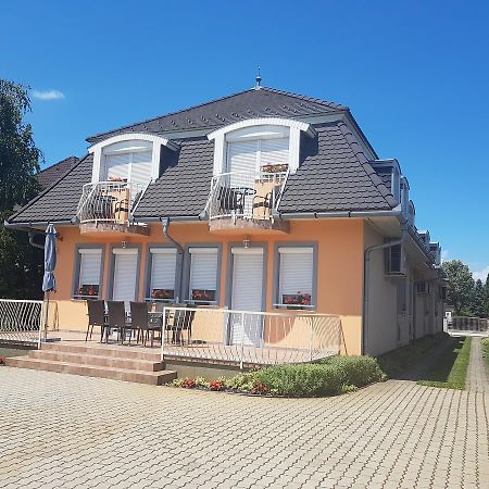 Апартаменты Richie Ii. Apartman Шиофок Экстерьер фото