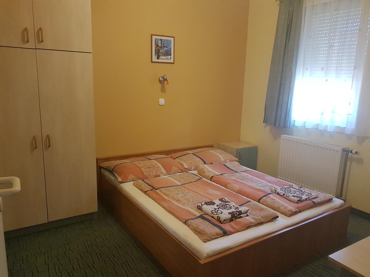 Апартаменты Richie Ii. Apartman Шиофок Экстерьер фото